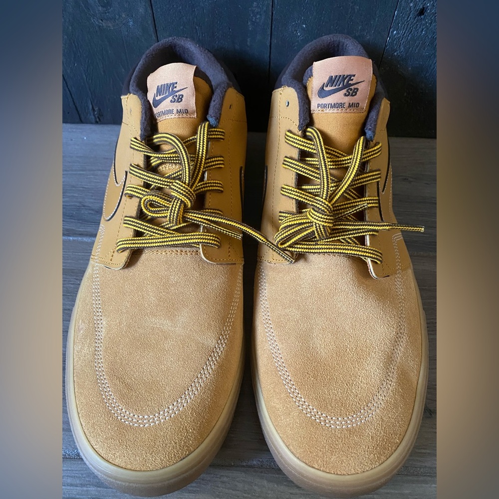 NIKE Men’s Size 11.5
Portmore II Solarsoft Mid Bota Wheat Gum Light Brown - Picture 3 of 16